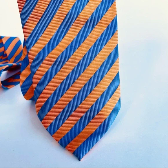 Paul Smith London Tie, Cufflinks, and Pocket Square Gift Set - Picture 6 of 16